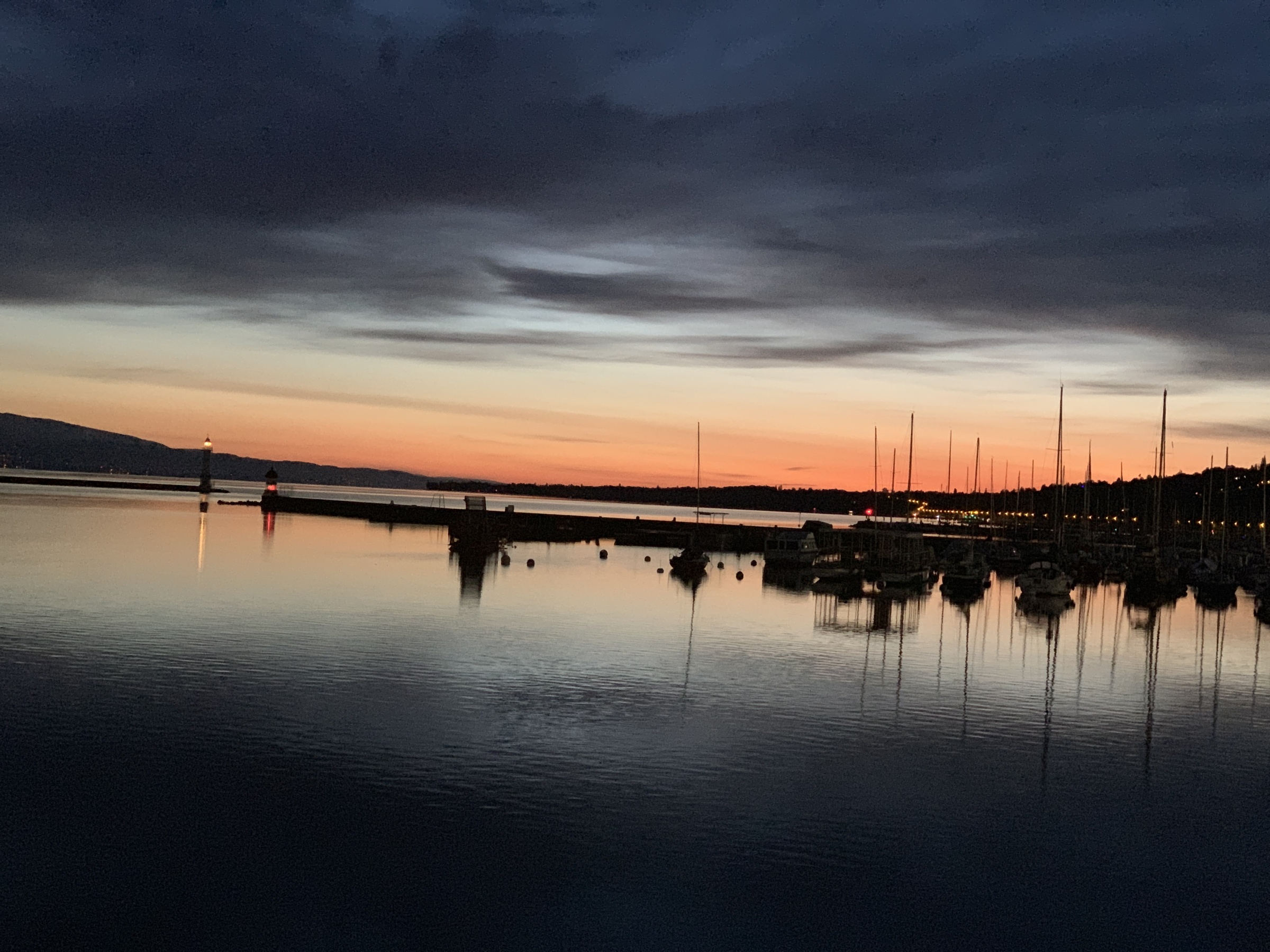 Geneva Lake mirror between sky and water